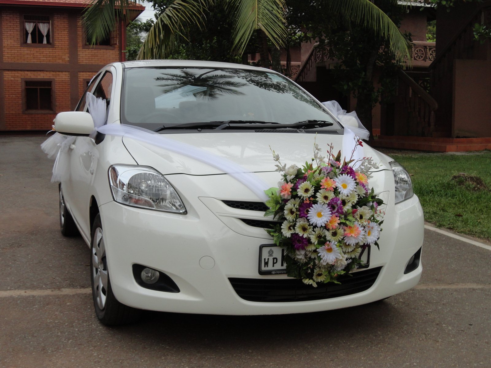 best-wedding-car-decorations-with-wedding-white-car-decorations-wedding-car-decorations-by